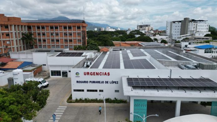 Paneles solares del Hospital Rosario Pumarejo de López contribuyen con la sostenibilidad ambiental