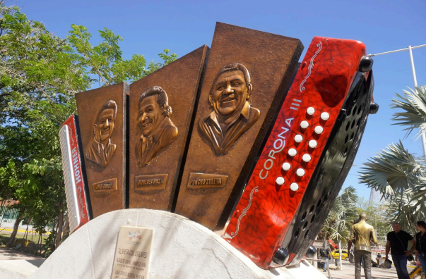 Plaza Alfonso López y monumentos turísticos de Valledupar