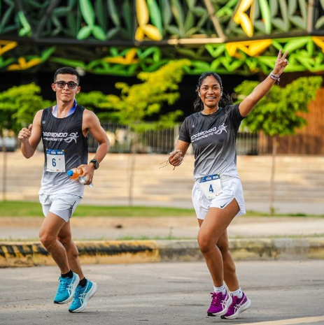 Participantes durante una carrera social y deportiva en Valledupar