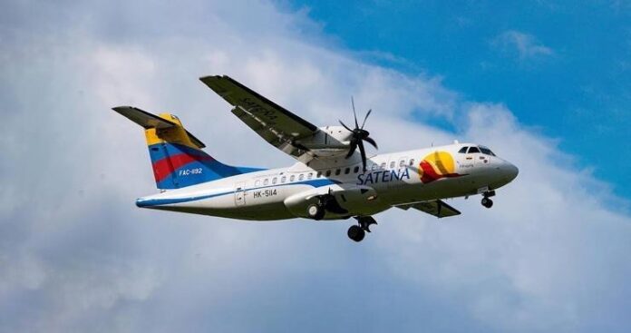 Avión de Satena operando la ruta Medellín Valledupar
