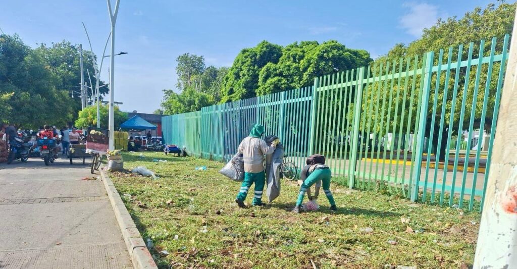 Fútbol y conciencia ambiental en Valledupar con limpieza y manejo de residuos.