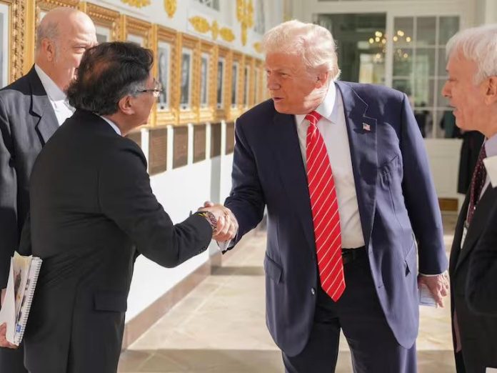 Gustavo Petro y Donald Trump en la Casa Blanca durante reunión bilateral