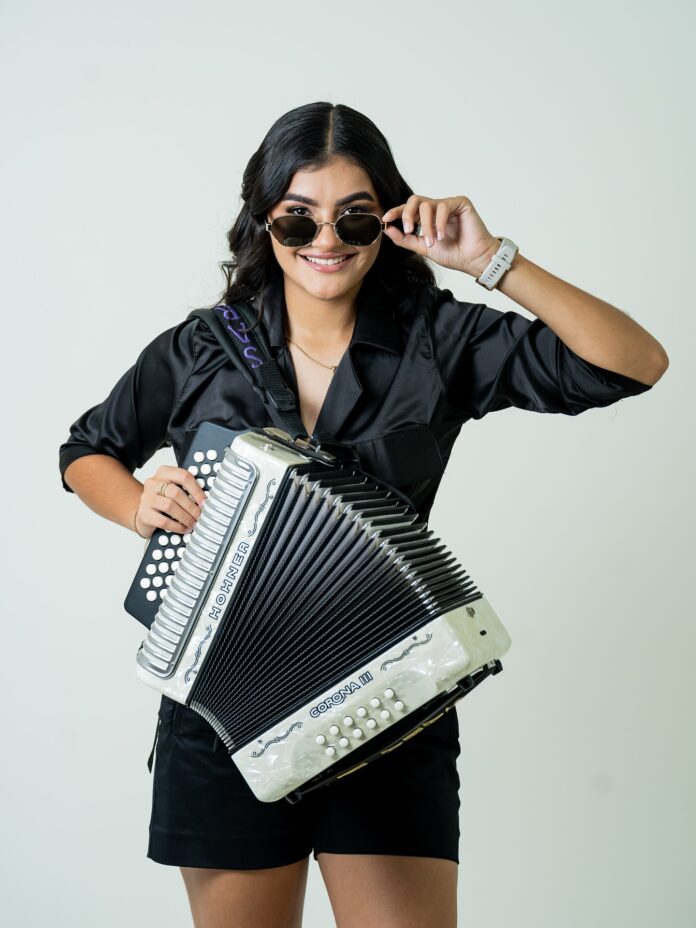Sara Rhenals 2026, acordeonera que competirá en la categoría mayor del Festival Vallenato