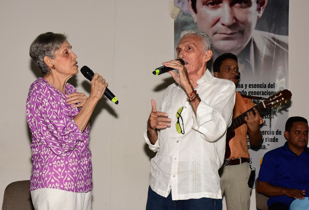 Participantes en una jornada cultural y musical durante la conmemoración de los cien años de Rafael Escalona.