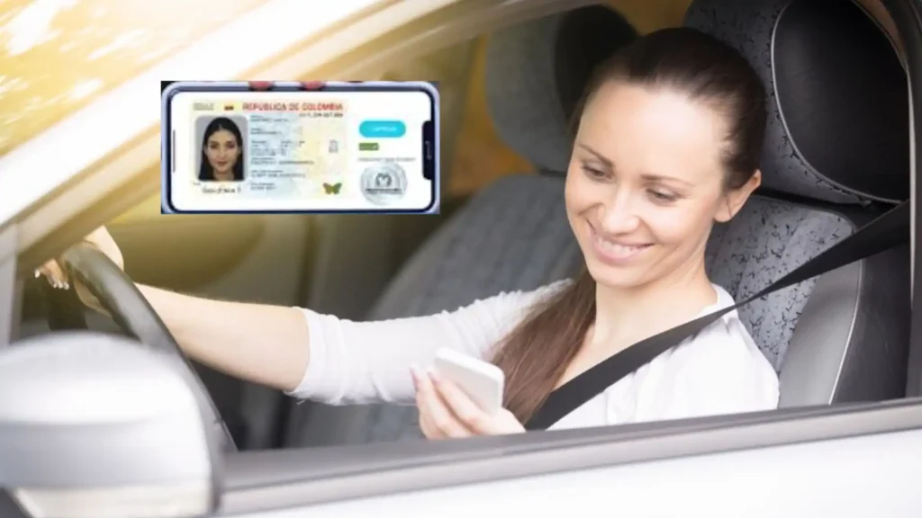 Agente de tránsito verifica licencia digital de conductor en control vial