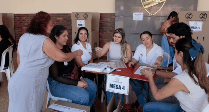 Día libre jurado votación en Colombia durante jornada electoral