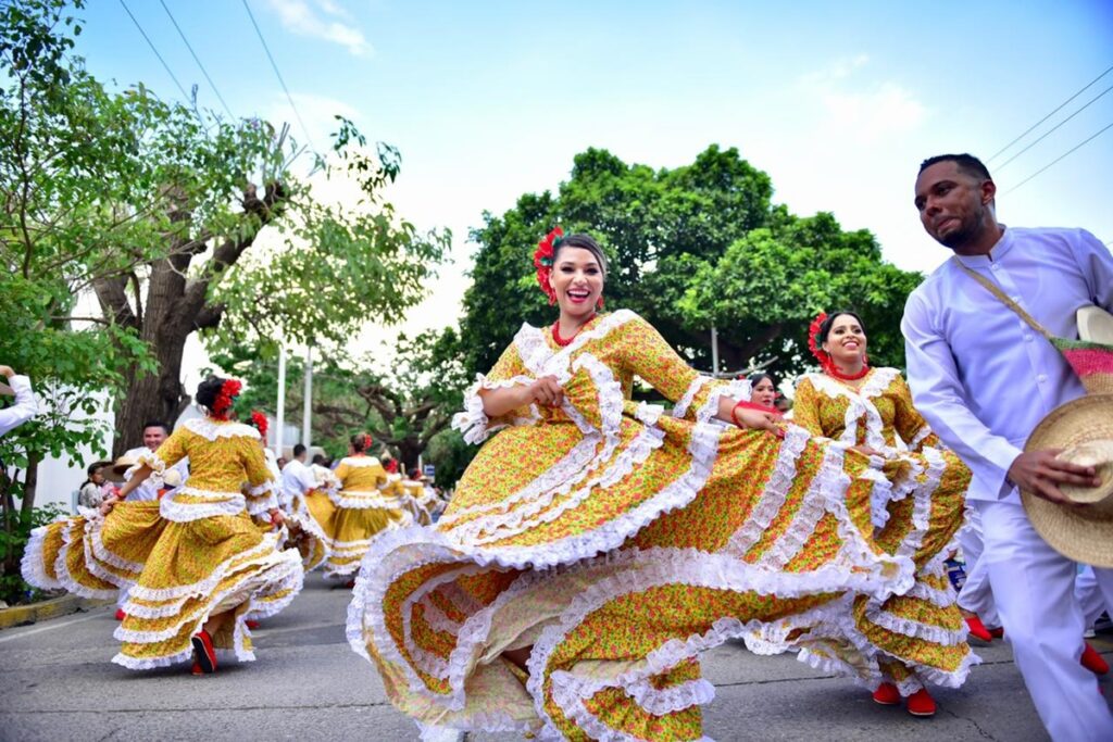 Programación Festival Vallenato 2026 con desfile de piloneras en Valledupar