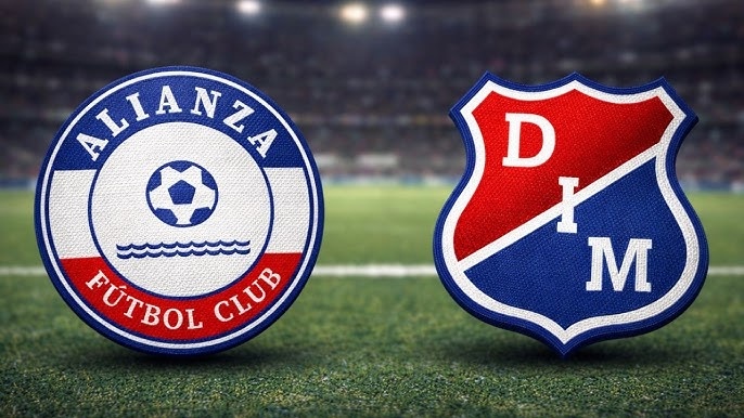 ugadores de Alianza Valledupar reunidos en el campo antes del partido contra el Medellín.