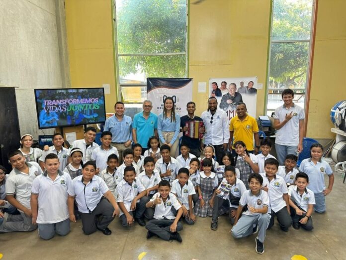 Estudiantes beneficiados por las becas musicales de la Fundación Cocha Molina en Valledupar.