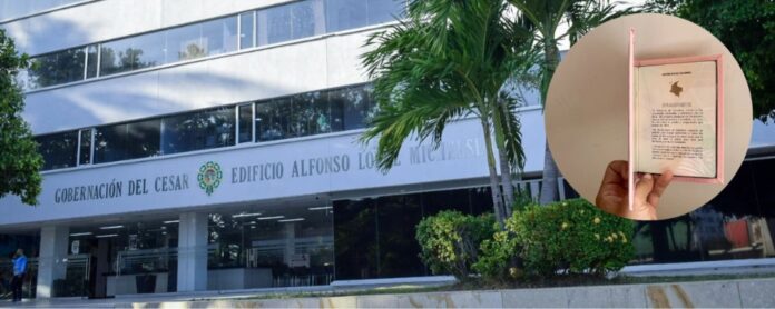 Fachada de la Gobernación del Cesar en Valledupar y detalle de un pasaporte en el Cesar con trámites suspendidos.