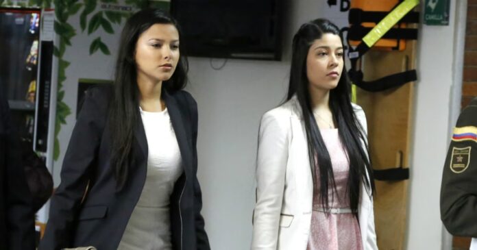 Laura Moreno y Jessy Quintero caminando juntas durante una de las audiencias clave del Caso Colmenares hoy.