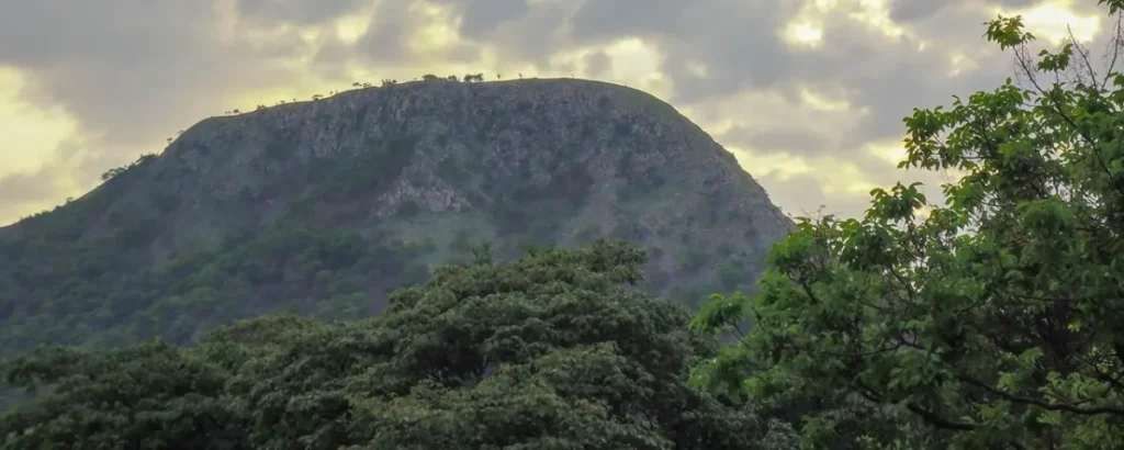 El imponente Cerro Pantanillo en Caracolí, Cesar, durante la Semana Santa.