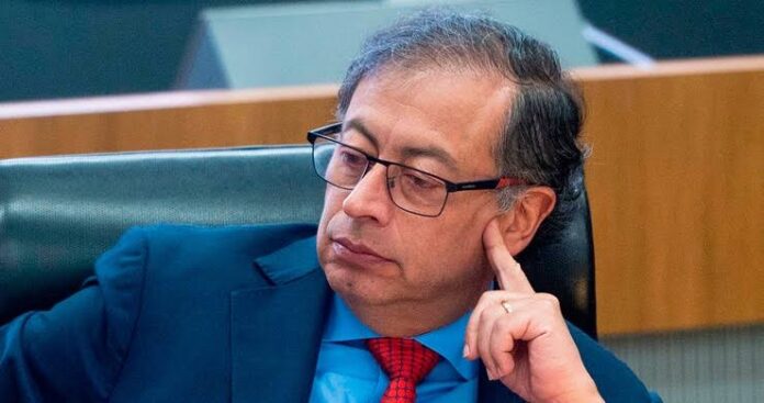 Gustavo Petro durante una visita a Valledupar en temporada del Festival Vallenato.