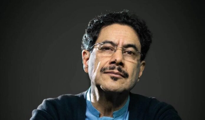 Retrato del candidato presidencial Iván Cepeda, líder del Pacto Histórico en el Cesar, antes de su mitin en la plaza Alfonso López