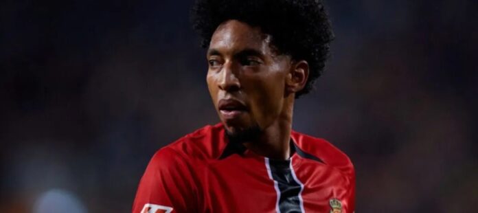 Primer plano del lateral colombiano Johan Mojica durante un partido con el Mallorca en España.