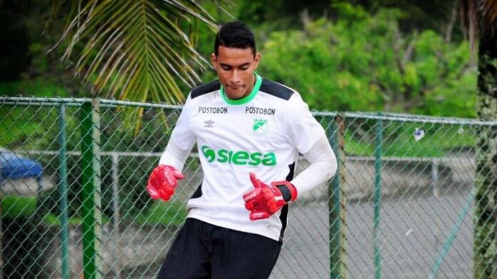 El portero Johan Wallens durante un entrenamiento previo al partido de Alianza Valledupar contra Millonarios.