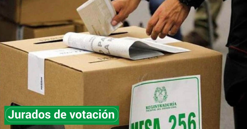 Ciudadano ejerciendo su derecho al voto en una mesa de la Registraduría, en el marco de la designación de jurados en el Cesar.