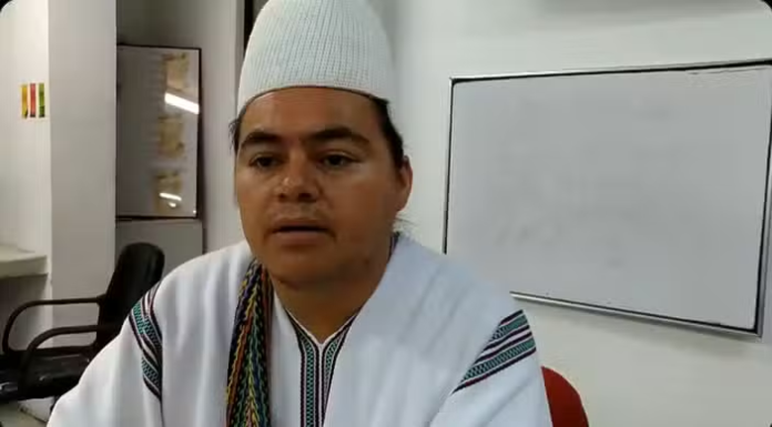 Retrato del cantante vallenato de origen arhuaco Kandy Maku.