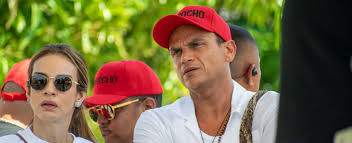 El cantante Silvestre Dangond durante su visita a la Plaza Alfonso López para apoyar a los concursantes del Festival Vallenato 2026.