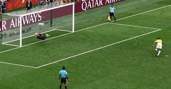 Cobro desde el punto penal durante la eliminación de Colombia del Mundial 2026 frente a Suiza.