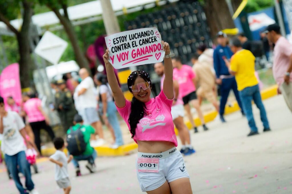 Familias, niños y clubes deportivos recorrieron las calles de Valledupar en apoyo a quienes enfrentan el cáncer.