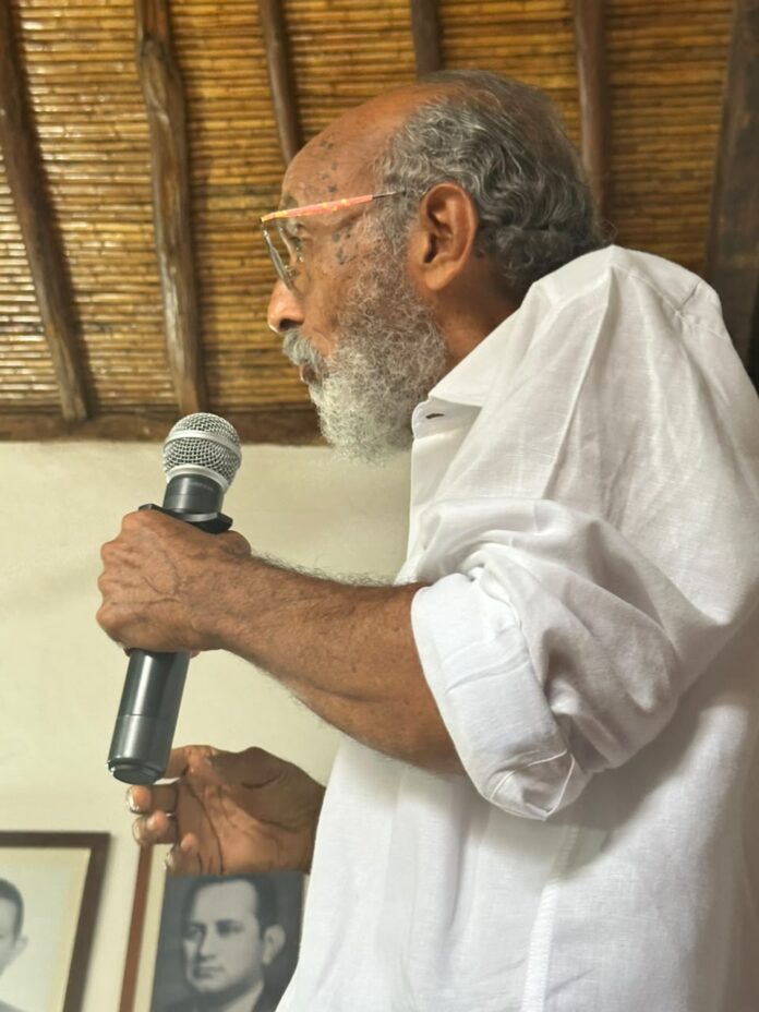 Las raíces del vallenato van más allá del acordeón. Tomás Darío Gutiérrez explora la influencia indígena y africana en su obra Raíces.