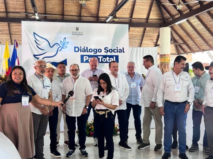 Abogado de Mancuso revela detalles de la reunión de exparamilitares en Valledupar y la solicitud sobre Uribe, De la Espriella y Vargas Lleras.
