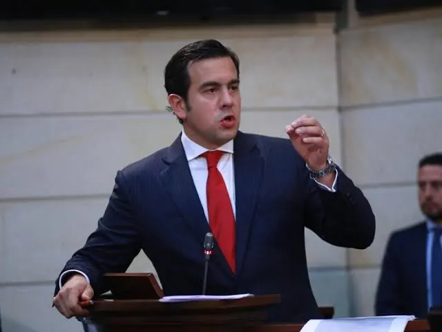 Rodrigo Lara salió del Ministerio del Interior tras una corta gestión marcada por dificultades en el Congreso y el trámite del presupuesto de 2027.