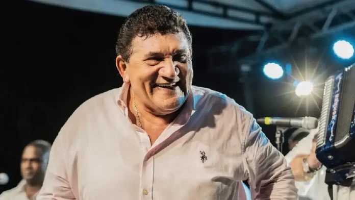 Poncho Zuleta suspendió su gira por Estados Unidos y regresó a Bosconia para acompañar a su hijo Kbeto tras el grave accidente.